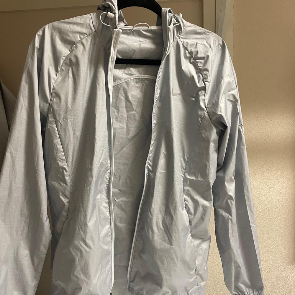 Women’s Nike wind breaker